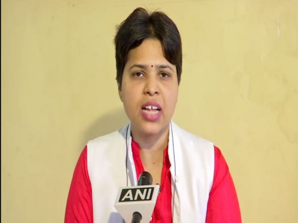 Women rights activist Trupti Desai speaks to ANI in Pune on Thursday [Photo/ANI]