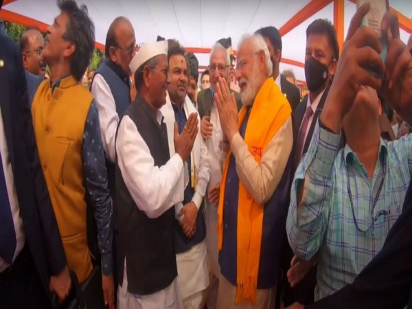 PM Modi interacts with prominent residents of Varanasi (Photo:ANI)