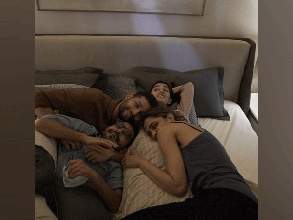 Deepika Padukone along with Shakun Batra, Siddhant Chaturvedi and Ananya Pandey (Image Source: Instagram)