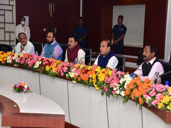 Assam CM directs DCs to connect with people to understand problems. (Photo/Twitter)