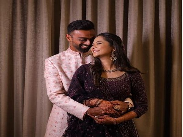  Jaydev Unadkat with partner Rinny (Photo/Jaydev Unadkat Instagram) 