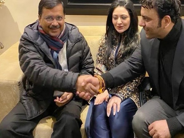 Tanya Sood, Founder and Jewellery Designer, House of AYNAT along with husband Avneesh Sood, Director, Eros Group with Delhi CM, Arvind Kejriwal