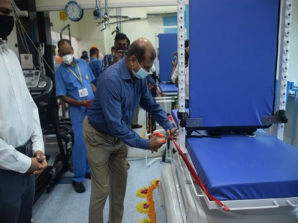 Abhay Kanoria, Chairman and MD, Anglo - French Drugs & Industries Limited inagurating the vestibulator at SRRC