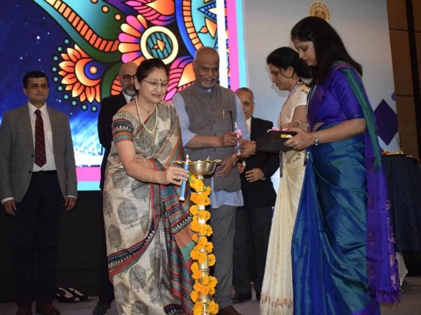 4th International Diabetes Summit 2020 inaugurated and Lamp Lighting Ceremony by Lieutenant General Dr Madhuri Kanitkar