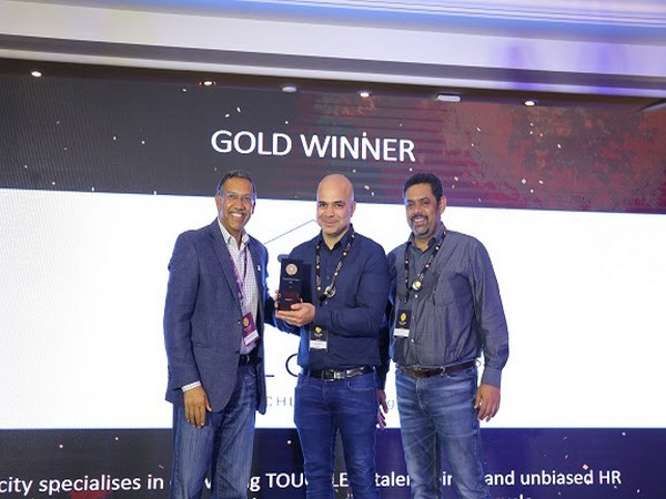 Receiving SuperStartUps Asia 2019 Award, Ketan Dewan, Co-founder & CEO and Yashwant Singh, Chief Business Officer, Talocity