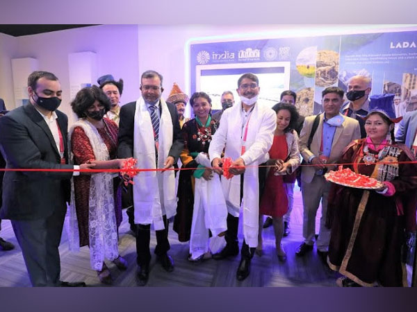  Saugat Biswas, IAS (Divisional Commissioner/Secretary, Industries & Commerce - Ladakh) inaugurating the Ladakh Week at Indian Pavilion