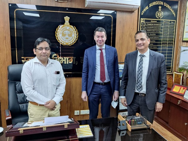 Left to Right: Dr Virendra Yadav, CMO, Civil Hospital, Gurugram, Laurent Germain, CEO, Egis and Sandeep Gulati, MD, Egis India