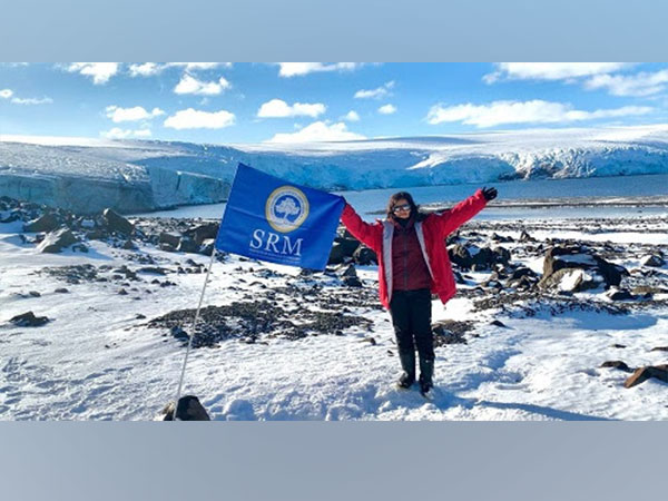 SRM alumna Maanasa Gopal has planted SRMIST flag in Antarctica.