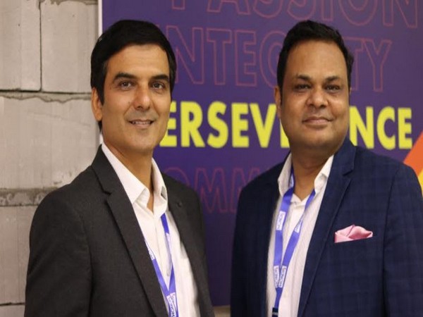 Pankaj Agrawal (Right), Co-founder and Director-WONDRx, with Pankaj Sindhu (Left), Founder and Director, WONDRx