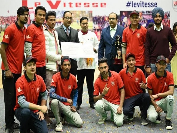 Chandigarh Swaggers Cricket team awarded by Manish Khanna, CEO, UEI Global Education at Le Vitesse 2020