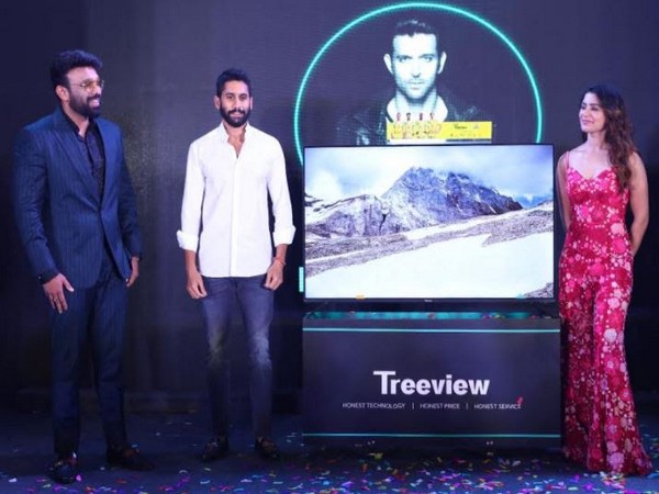From Left to Right: Jubin Peter, Founder & CEO, QThree Ventures, Telegu Cinema actors Naga Chaitanya and Samantha Akkineni unveil festive offers for Treeview TVs in India