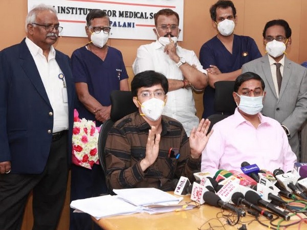 Sitting: Dr J Radhakrishnan, Ravi Pachamoothoo, (First 2): Dr P Kuganantham, Dr K Sridhar, Standing: (Last 2): Dr S J Aswin Sayiram, Dr Raju Sivasamy