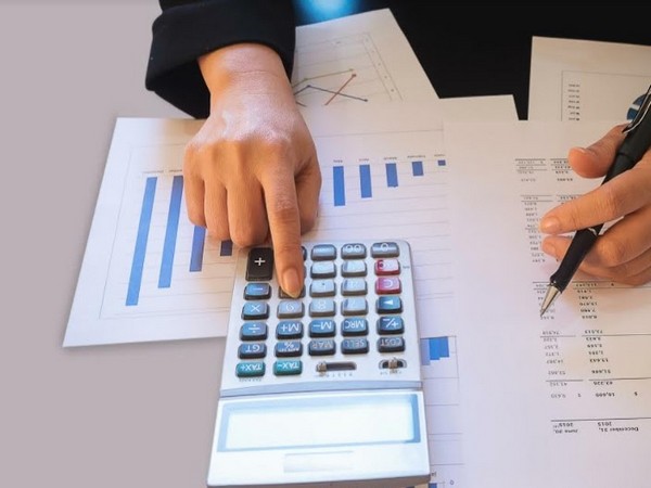 Bajaj Finance offers high FD interest rates up to 7.05% p.a.