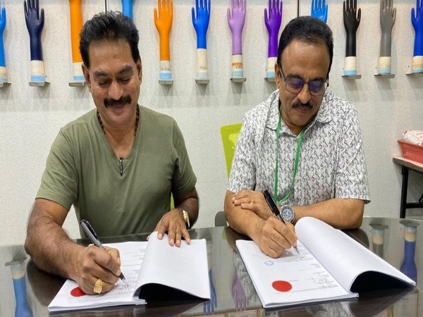 L to R: Ganesh Subramanian, MD, JR Engineering and Thomas Mathew, Director-Finance, SRAM & MRAM Group