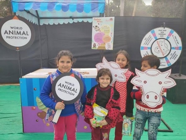 People participating in large numbers in the Better Dairy Campaign of World Animal Protection India