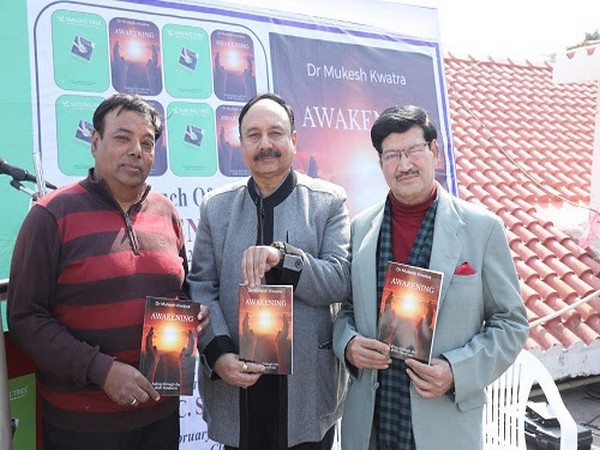 Left to Right: Mukesh Kwatra, CS Dubey and Firoz Bakht Ahmed