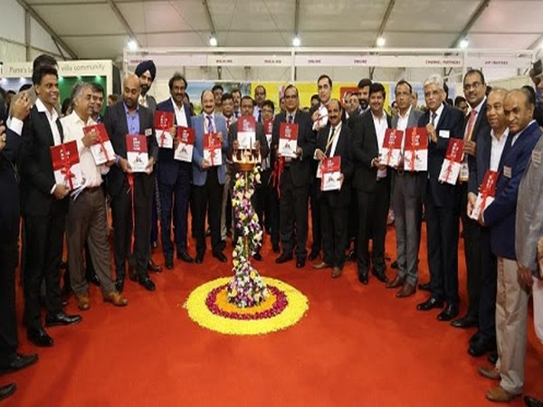 Lamp lighting ceremony and exhibition catalogue unveiling of The 29th CREDAI-MCHI Real Estate & Housing Finance Exhibition
