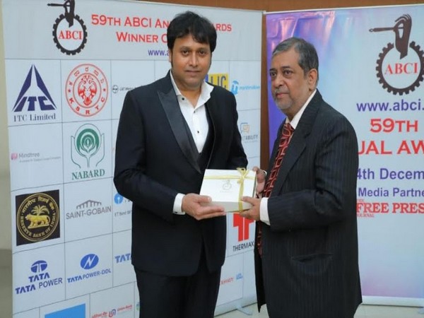 Prashant Karulkar felicitating at the 59th Annual ABCI Awards