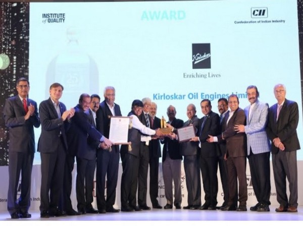 KOEL Managing Director and CEO RR Deshpande receiving the CII EXIM Bank Award for Business Excellence (2019)  from David Rasquinha, Managing Director and CEO EXIM Bank of India