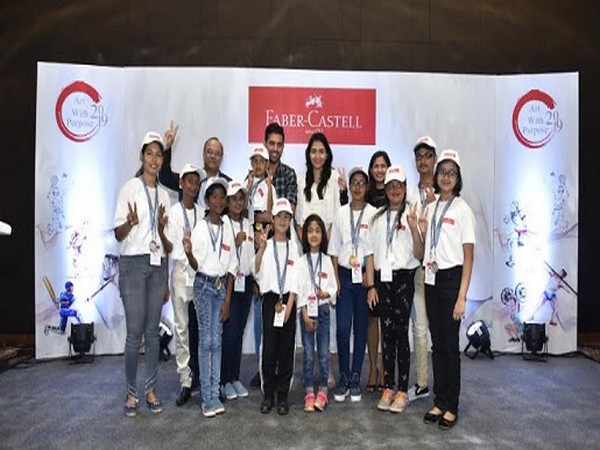 Prashanti Singh, Deepak Chahar and Faber-Castell India team with the 12 National Winners   