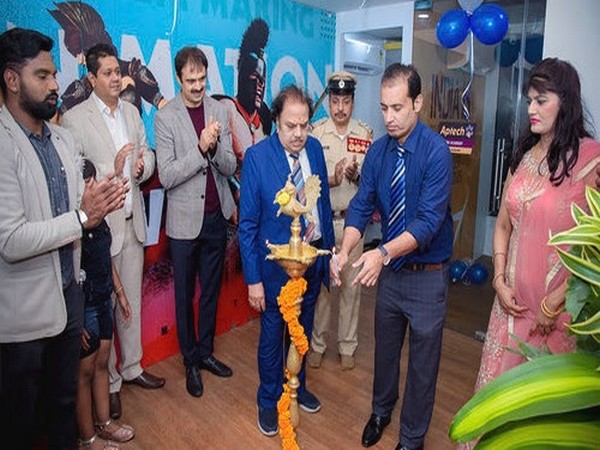 Kiran Kashi, Business Partner, Shajan Samuel, Vice President of Aptech Ltd., P N Ganesh, Chief Guest, K V Narayan - Special Invitee, Kashinath - Centre Head, Balachander R - Zonal Head - Aptech Ltd.