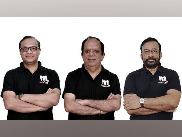L-R: Ashish Khare, Vijay Sethi and SK Mohanty