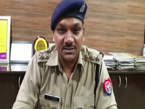 Sahibabad Circle Officer Rakesh Mishra speaking to the media. (Photo/ANI)