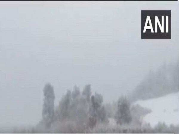 Uttarakhand: Lohajung in Chamoli district receives snowfall. [Photo/ANI]