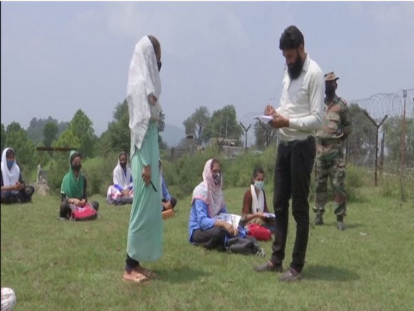 Army organises community classes for students living near LoC (photo/ANI)