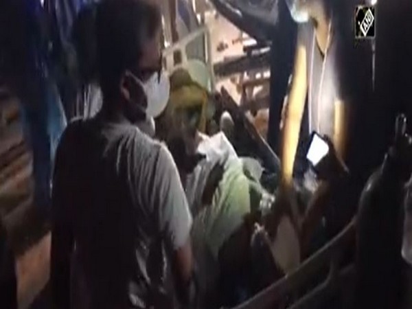  Fire broke out in Vadodara hospital on Tuesday night. [Photo/ANI]