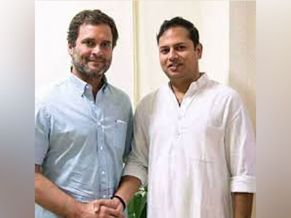 Congress President Rhaul Gandhi (left) and party leader Vaibhav Gehlot (Right) (File photo)
