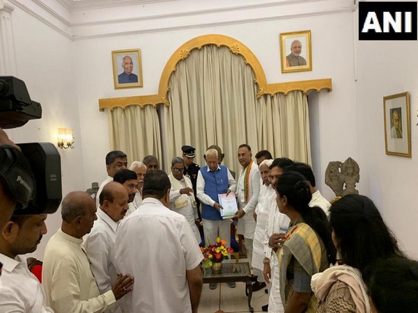 Congress delegation with Governor Vajubhai Vala in Bengaluru, Karnataka on Thursday.