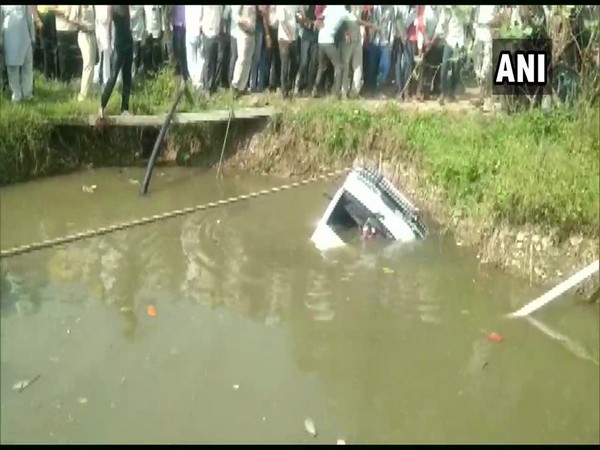 Visuals of the school van that fell into a pond in Richoda village in MP's Shajapur 