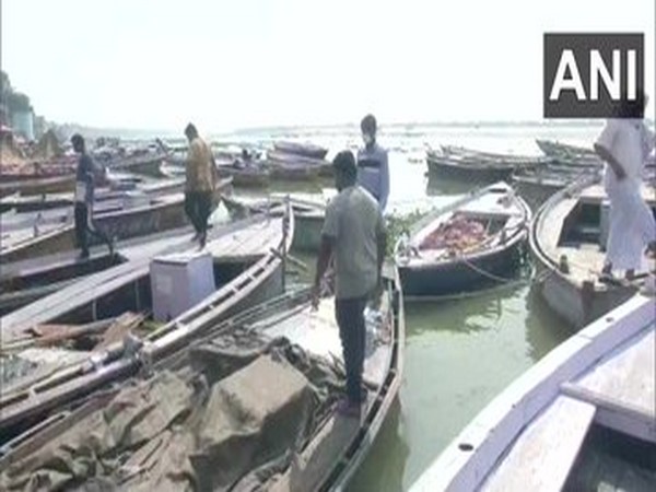 Boatmen complained that they did not get help from Government.