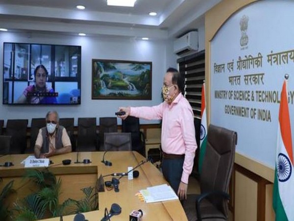 Union Minister Harsh Vardhan launching DME fired 'Aditi Urja Sanch' unit on Wednesday.