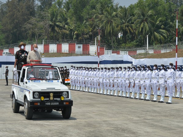 Visual of President receiving the guard of honour at Port Blair