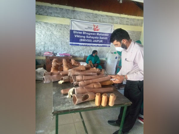 Army organises artificial limb fitment camp in Uri. [Photo/ANI]