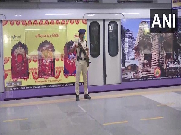 Kolkata metro timings extended on the eve of Durga Puja (Photo/ANI)