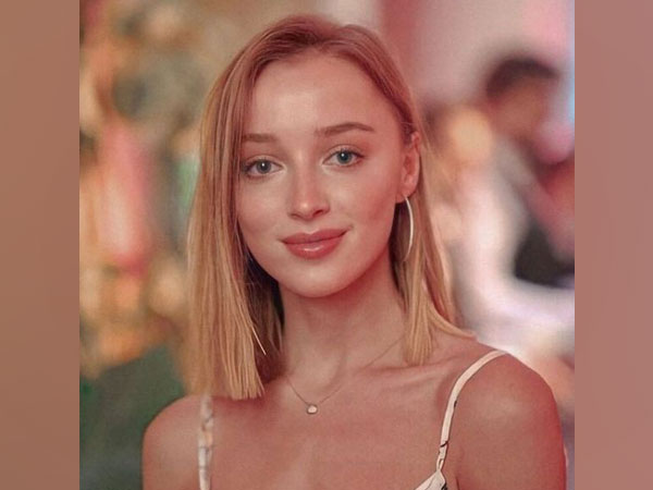 Phoebe Dynevor (Image source: Instagram)