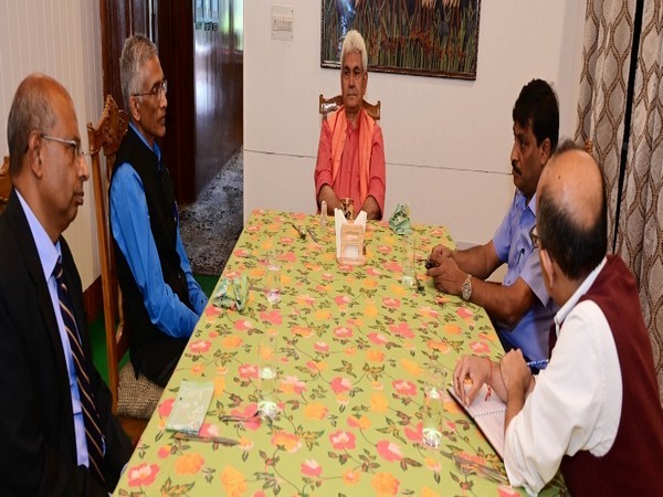 Parameswaran Iyer, CEO, NITI Aayog today met the Jammu and Kashmir Lieutenant Governor Manoj Sinha at Raj Bhawan in Srinagar.