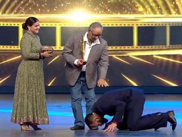 Late Indian stuntmen Veeru Devgn with actor Kajol Devgn and director Rohit Shetty (Image Source: Instagram)