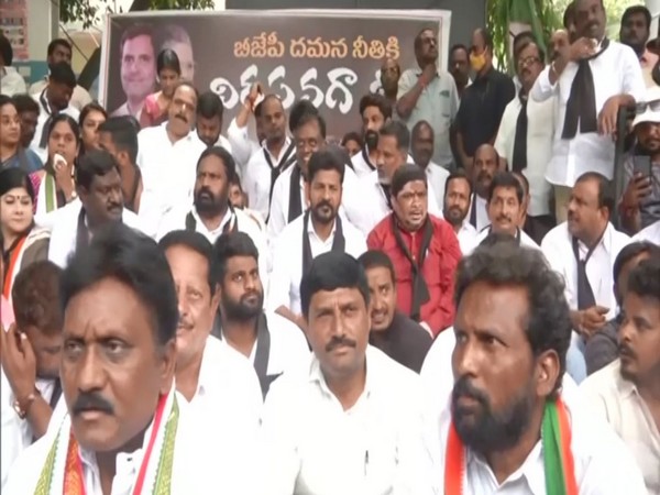 Telangana Congress leaders protesting at Hyderabad ED office for second day. (ANI/photo)