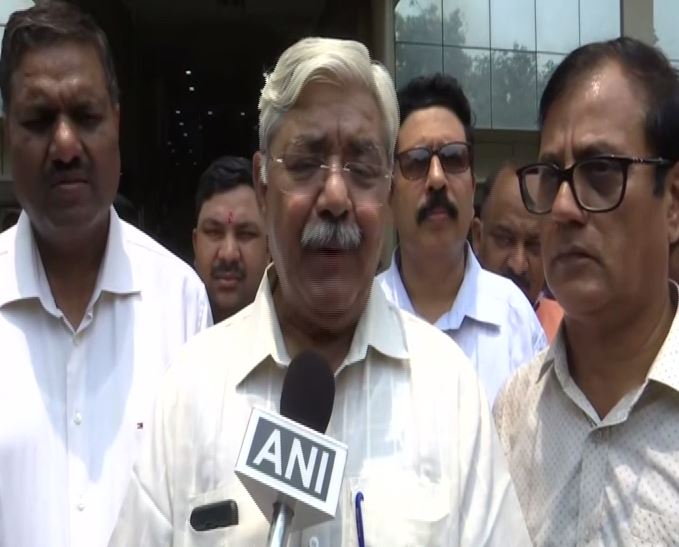 A delegation of VHP met Delhi Police Commissioner Amulya Patnaik on Tuesday. Photo/ANI