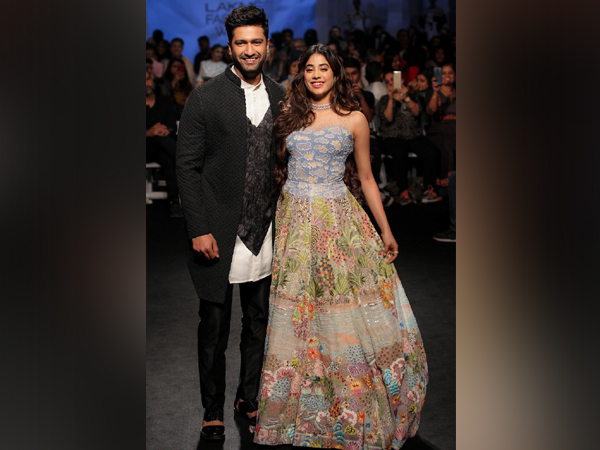 
    Vicky Kaushal, Janhvi Kapoor turn showstoppers at Mumbai's Lakme Fashion Week
    