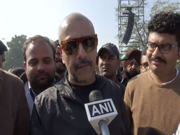 Music composer and singer Vishal Dadlani speaking to ANI at Delhi's Ramlila Maidan (Photo/ANI)