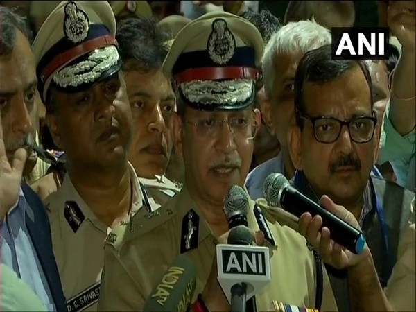Special Commissioner of Police Delhi, RS Krishna speaking at the protest site in ITO on Tuesday.
