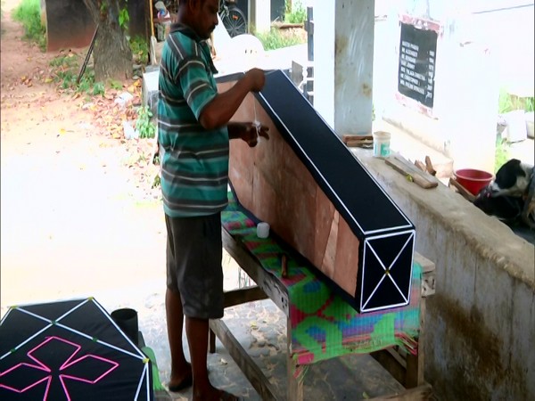 Ravi making a coffin at his shop in Coimbatore. (Photo/ANI)