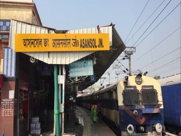 Eastern Railway resume local train Services with 50% Seating Capacity