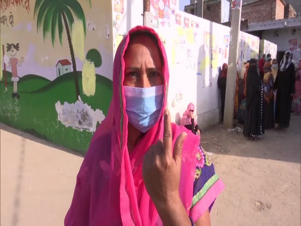Voting is being held from 7 am to 6 pm at Kakori block of Amethia Salempur village.