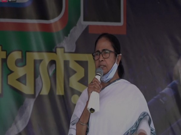 West Bengal Chief Minister Mamata Banerjee speaking at a public rally. (Photo/ANI)